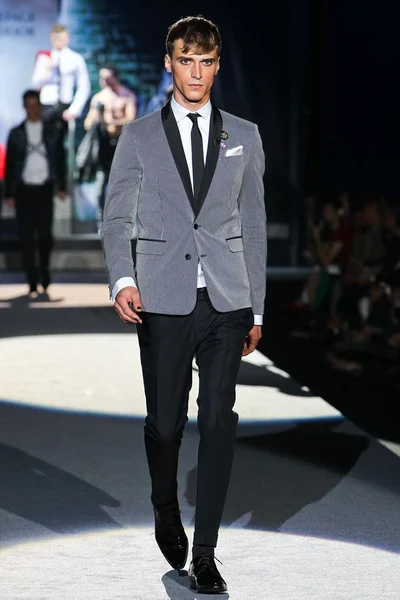 Look 34